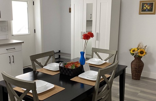 Kamloops House | Home away from home in a new upscale & highly desirable neighbourhood!