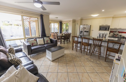 Mansfield House | Home Away From Home! Large executive home with pool.