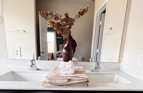 Lorena House | Home Away From Home Near Magnolia/Baylor