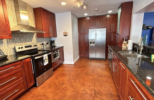 Olympia Heights House | HOME AWAY FROM HOME Near Airport/Malls/Highways