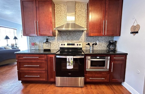 Olympia Heights House | HOME AWAY FROM HOME Near Airport/Malls/Highways