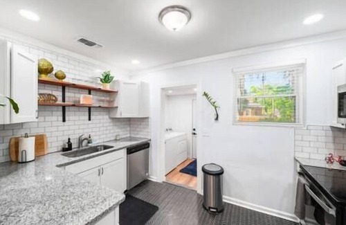 Midtown House | Home away from home! Traveling for work?