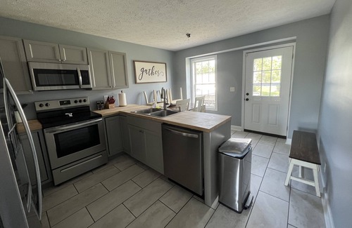 Clarksville House | Home away from home 37042