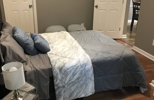 Forest Park House | "Home away from Home" 10 mins from Airport!!!