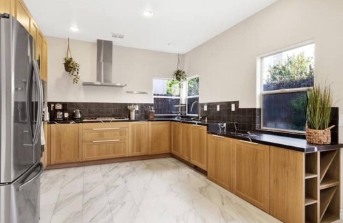 North Hollywood House | Home Away from Home