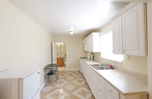 Northridge House | HOME AWAY FROM HOME