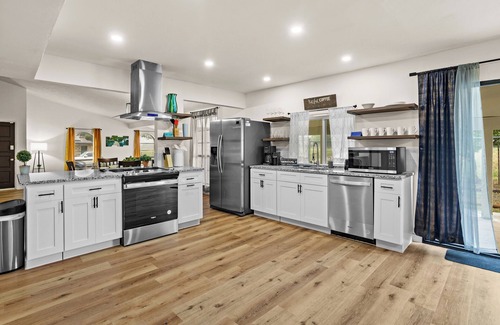 The Colony House | Home Away From Home Pet Friendly 3Bed 2Bath