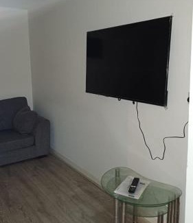 Wolverhampton Apartment | Home away from home & very cozy