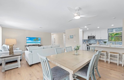 Sanibel Condo | Home away from Home with a pool, pickleball and breathtaking Beach Sunsets