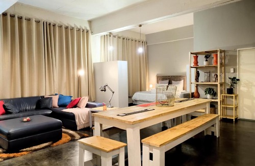 Downtown Johannesburg Apartment | Home Away From Home