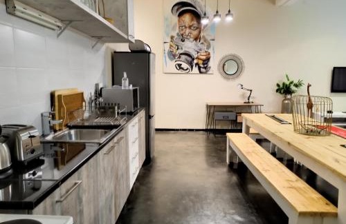 Downtown Johannesburg Apartment | Home Away From Home