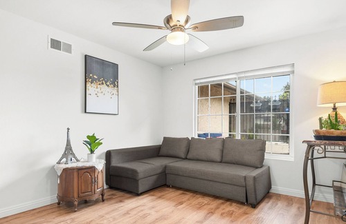 Glendora House | Home away home 4B 2B