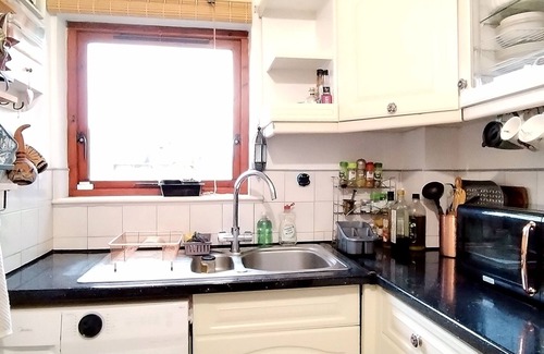 Yiewsley Apartment | HOME AWAY HOME near Heathrow Airport