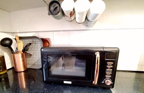 Yiewsley Apartment | HOME AWAY HOME near Heathrow Airport