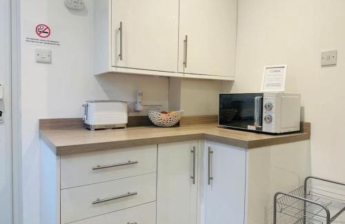 Horley House | Home Away Luxury Living - Horley