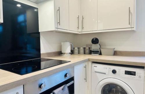 Horley House | Home Away Luxury Living - Horley