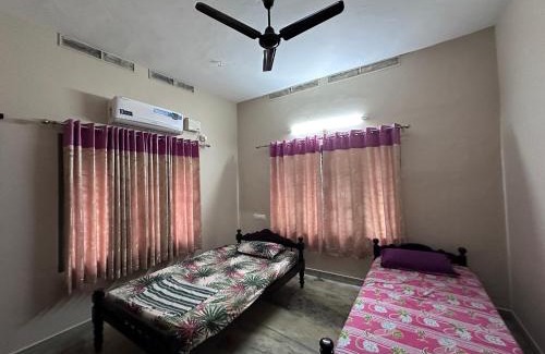 Vaikam House | Home Away Roam Stay