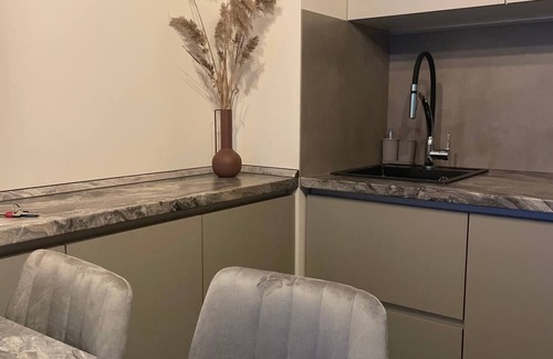 Riscani Apartment | Home Away Skyline
