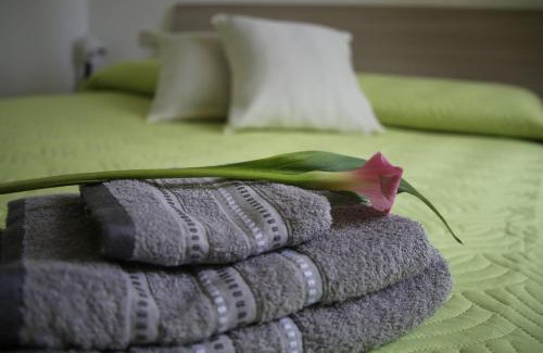 Cremnago Apartment | Home & Breakfast La Madonnina 013136-CNI-00001