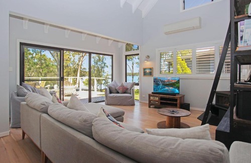 Bundabah House | Home by The Cove