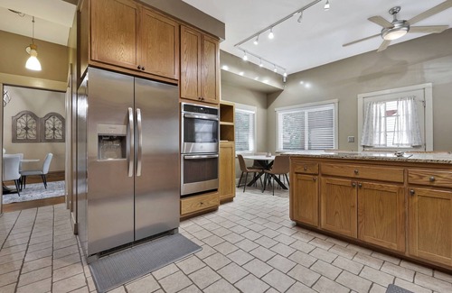 Wichita House | Home by the river, 5 Bedrooms, 5-minute walk to Children Museum, POOL TABLE!