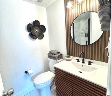 Southwest Orlando Apartment | Home Cheti - Condo 1 mile from Universal Studios