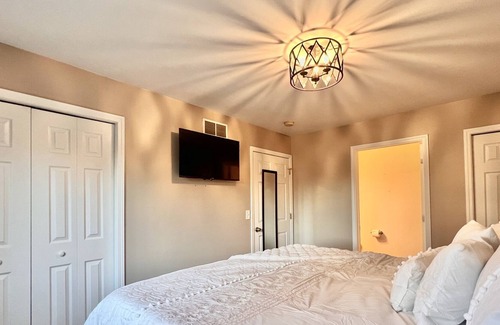 Dearborn Heights House | Home close by DTW, Henry Ford, & Downtown Detroit