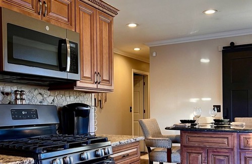 Dearborn Heights House | Home close by DTW, Henry Ford, & Downtown Detroit