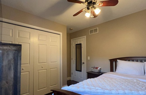 Dearborn Heights House | Home close by DTW, Henry Ford, & Downtown Detroit