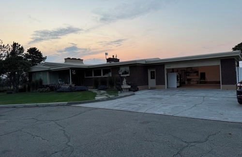 St. Anthony House | Home Closest to SAND DUNES ▪︎ Near West Yellowstone