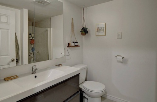 La Petite-Patrie Apartment | Home conveniently located between Plateau and Mile End