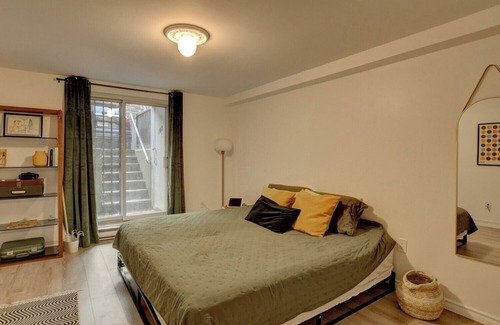 La Petite-Patrie Apartment | Home conveniently located between Plateau and Mile End