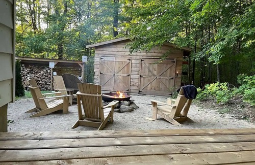 Katrine House | Home/Cottage in Katrine/Entire home in Katrine, Canada
