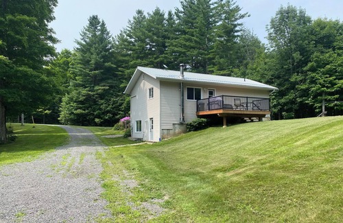 Lanark Highlands House | Home/Cottage near Calabogie with 40 acres. 5 min from White Lake boat launch.