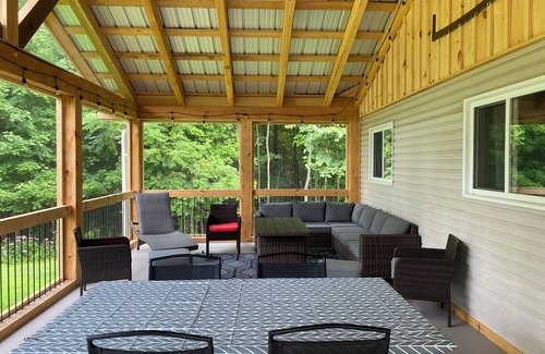 Lanark Highlands House | Home/Cottage near Calabogie with 40 acres. 5 min from White Lake boat launch.