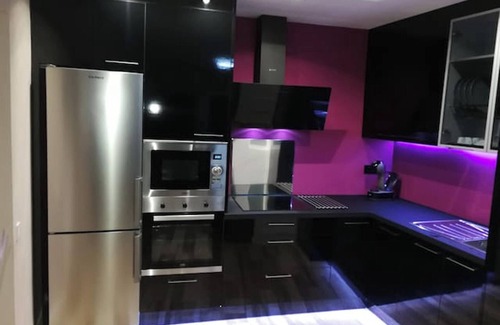 Las Palmas de Gran Canaria Apartment | Homerez - Las Palmas apt, air-con.