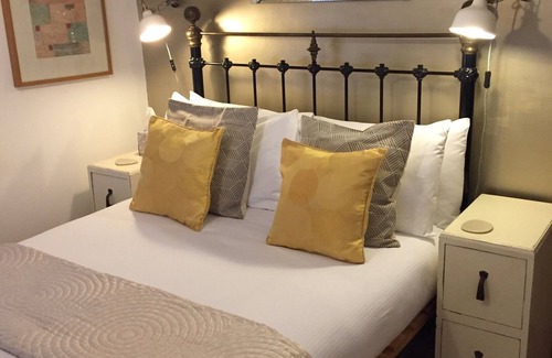 Beachampton Bed & Breakfast | Home Farm Bed & Breakfast