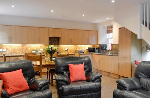 Alford House | Home Farm Cottage