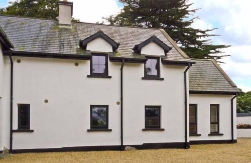 Gusserane Cottage | HOME FARM COTTAGE, pet friendly in Campile, County Wexford