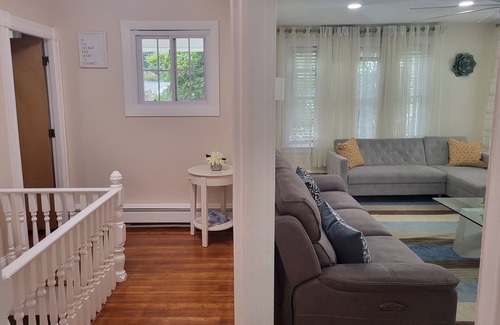 Mount Pleasant Apartment | Home feel 3bdroom 2nd Floor apartment
