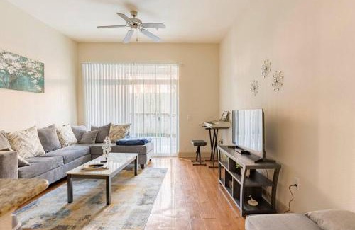 Astrodome Apartment | Home felt apartment- Med Center/NRG