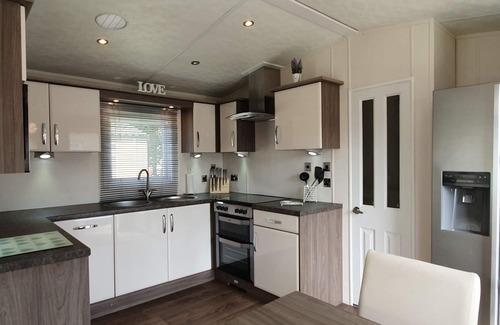 Hopton Ski Chalet | Home from Home caravan in Lowestoft