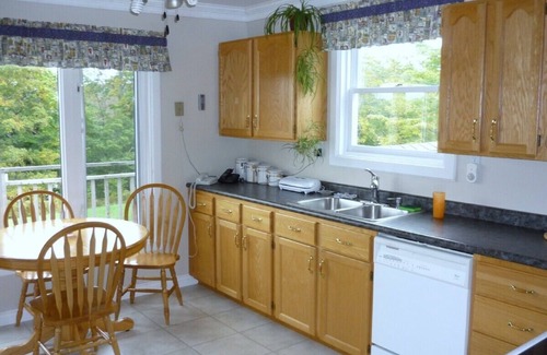 Little River Cottage | Home from Home - Cosy Cottage in Whale Watching Country