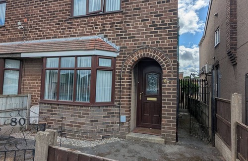 Garden City House | Home from home for travelling workers near Deeside and Chester