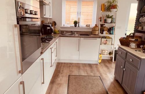 Kirkliston House | Home from home - Free Parking (near Edinburgh/Airport and Ingilston)