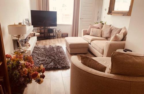 Kirkliston House | Home from home - Free Parking (near Edinburgh/Airport and Ingilston)