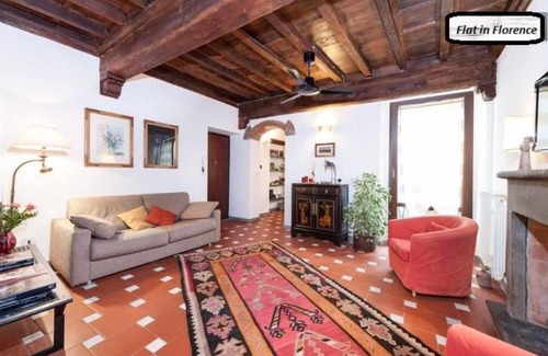 San Lorenzo Apartment | "HOME FROM HOME" from 200m to The Cathedral of Florence!