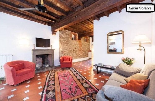 San Lorenzo Apartment | "HOME FROM HOME" from 200m to The Cathedral of Florence!