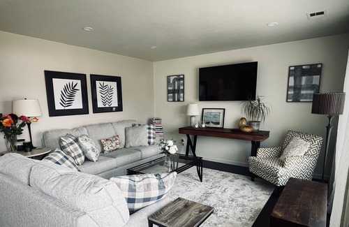 Rohnerville House | Home & garden in sunny Fortuna!