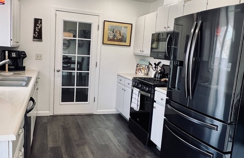 Rohnerville House | Home & garden in sunny Fortuna!